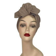 Load image into Gallery viewer, Indigo &amp; Mauve Hand Dyed Short Tie Reversible Turban
